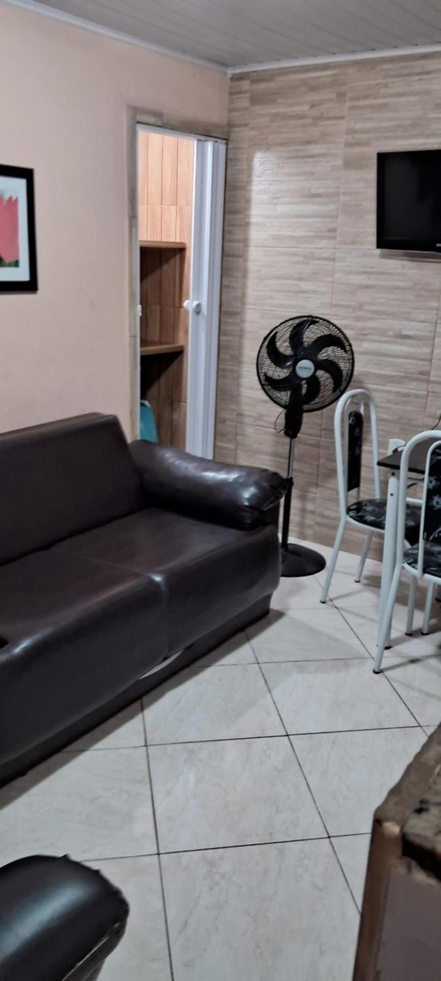 Casa Com Piscina E Churrasqueira Em