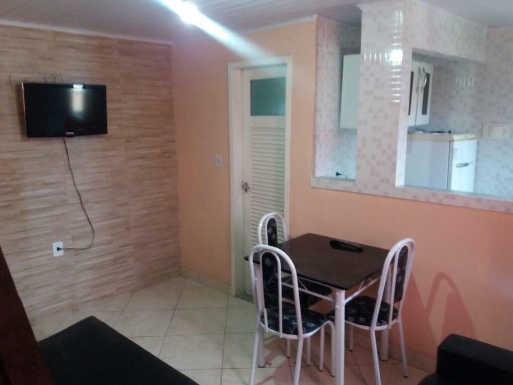 Casa Com Piscina E Churrasqueira Em
